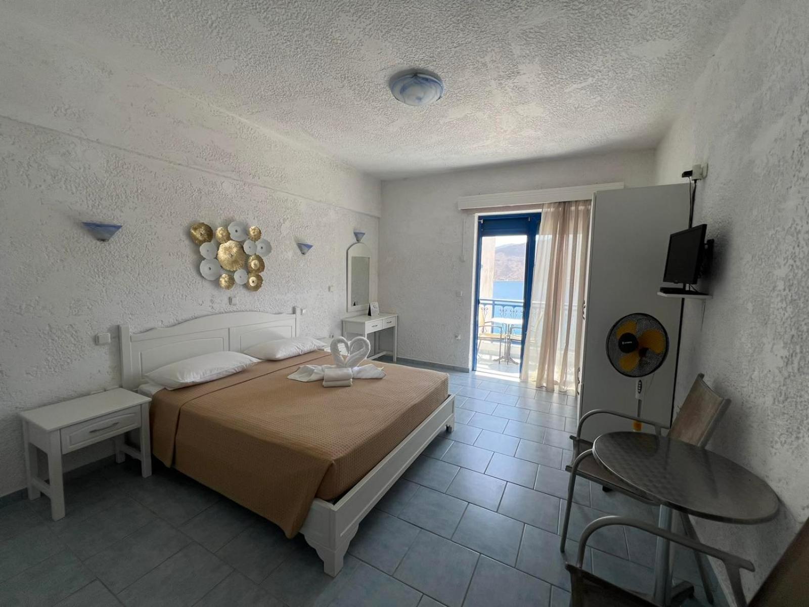 Marinas Studios Livadia  المظهر الخارجي الصورة