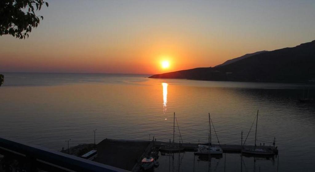 Marinas Studios Livadia  المظهر الخارجي الصورة