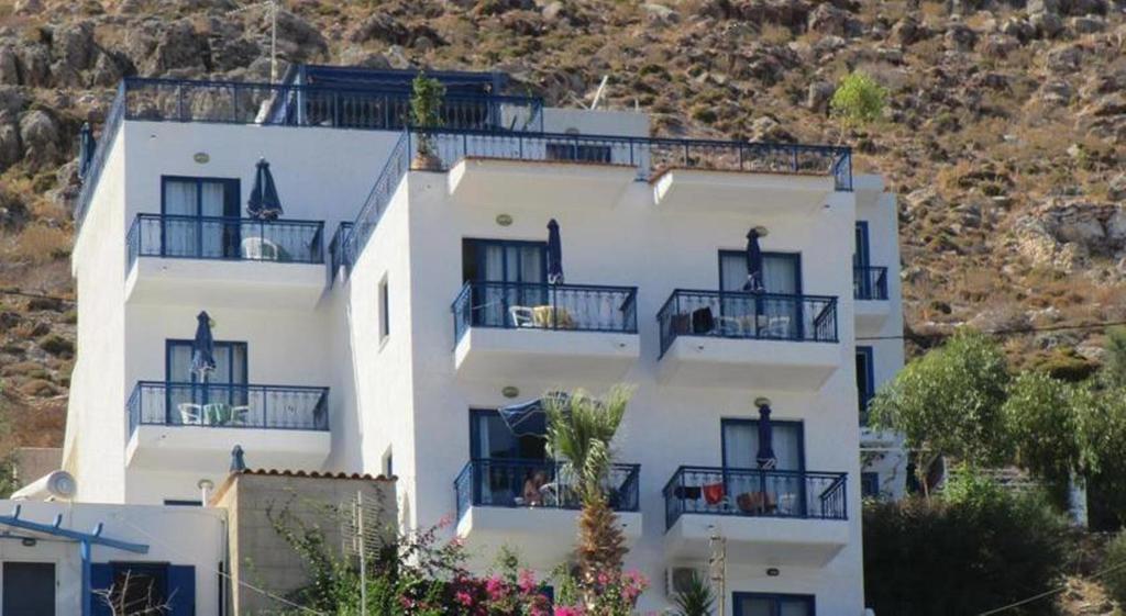 Marinas Studios Livadia  المظهر الخارجي الصورة